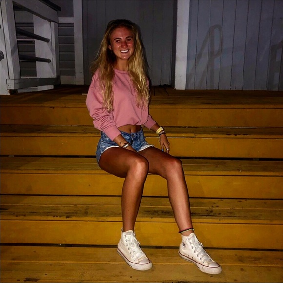 Meet your Posher, Kayla - Picture 1 of 1